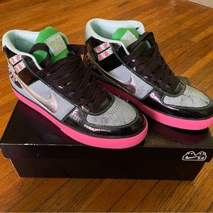 Nike Travis Ritter (All American Rejects) designed Mens 11 hi top